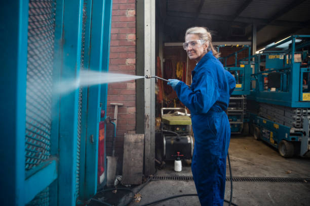 Best Sidewalk Pressure Washing  in Delano, CA